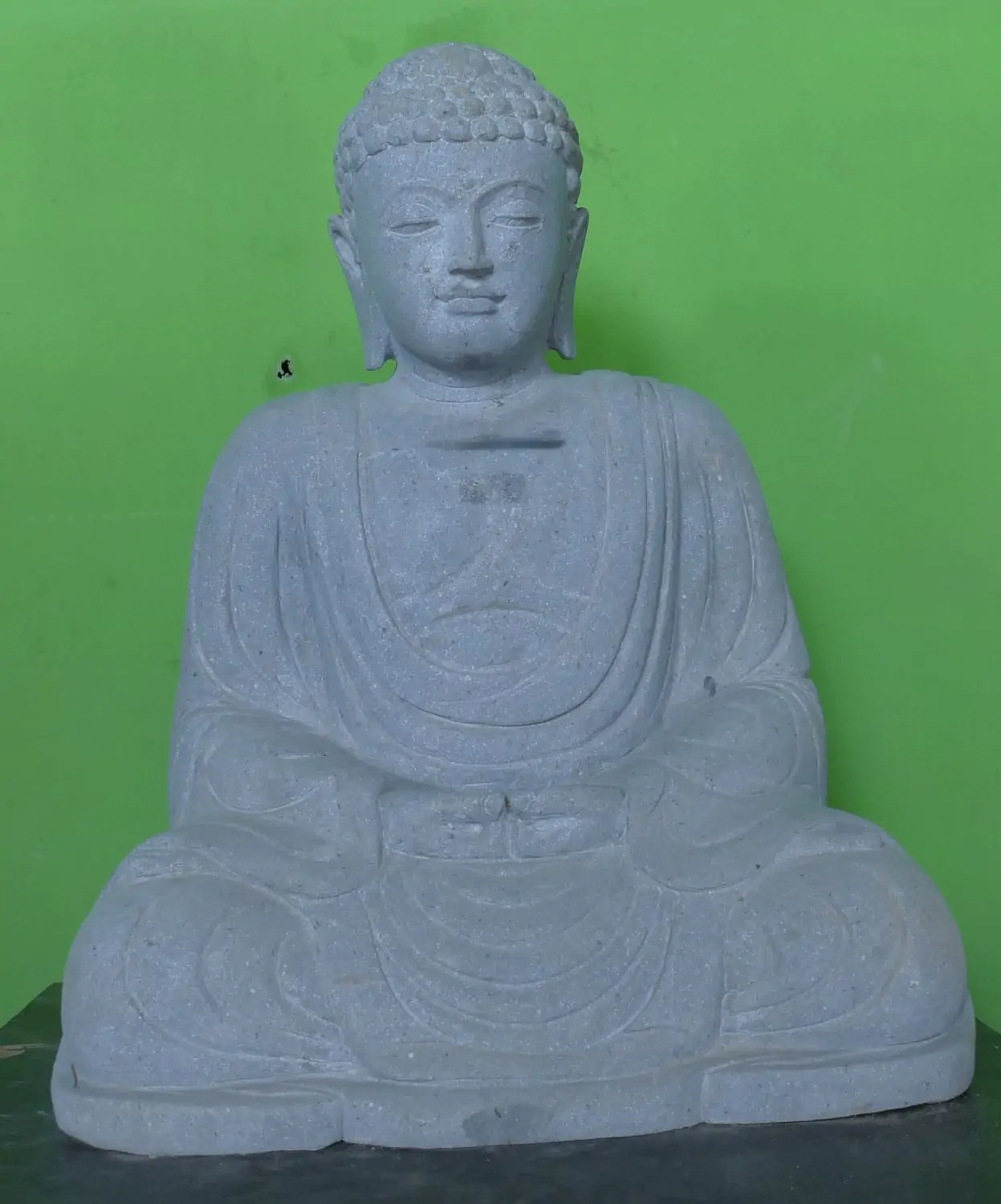  Product image 2 of the product “Seated Japanese Buddha made of Riverstone in Dhyana position - gesture of meditation, H. 78cm ”